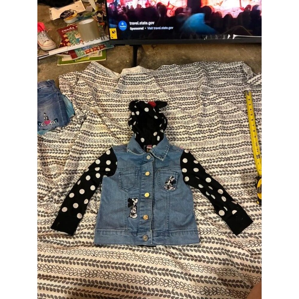 Girl’s Minnie Mouse Denim Jacket/ Long Sleeve Hoodie Size 2t